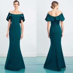 NWT  Alexander by Daymor Flutter Sleeve Off Shoulder Trumpet Gown/Dress. Size 18